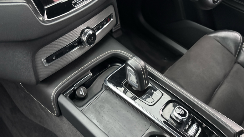 Volvo Xc90 2.0 T8 Recharge PHEV R DESIGN 5dr AWD Auto Estate